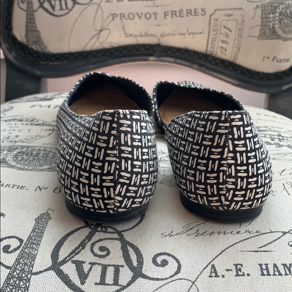 Gap flats black/white sz 8 - Picture 3 of 7